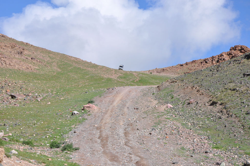 http://www.horizon-dunes.ch/wordpress/wp-content/uploads/2013/10/A-302-piste-landrover.jpg